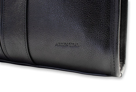 Envigado Black Leather Messenger Bag