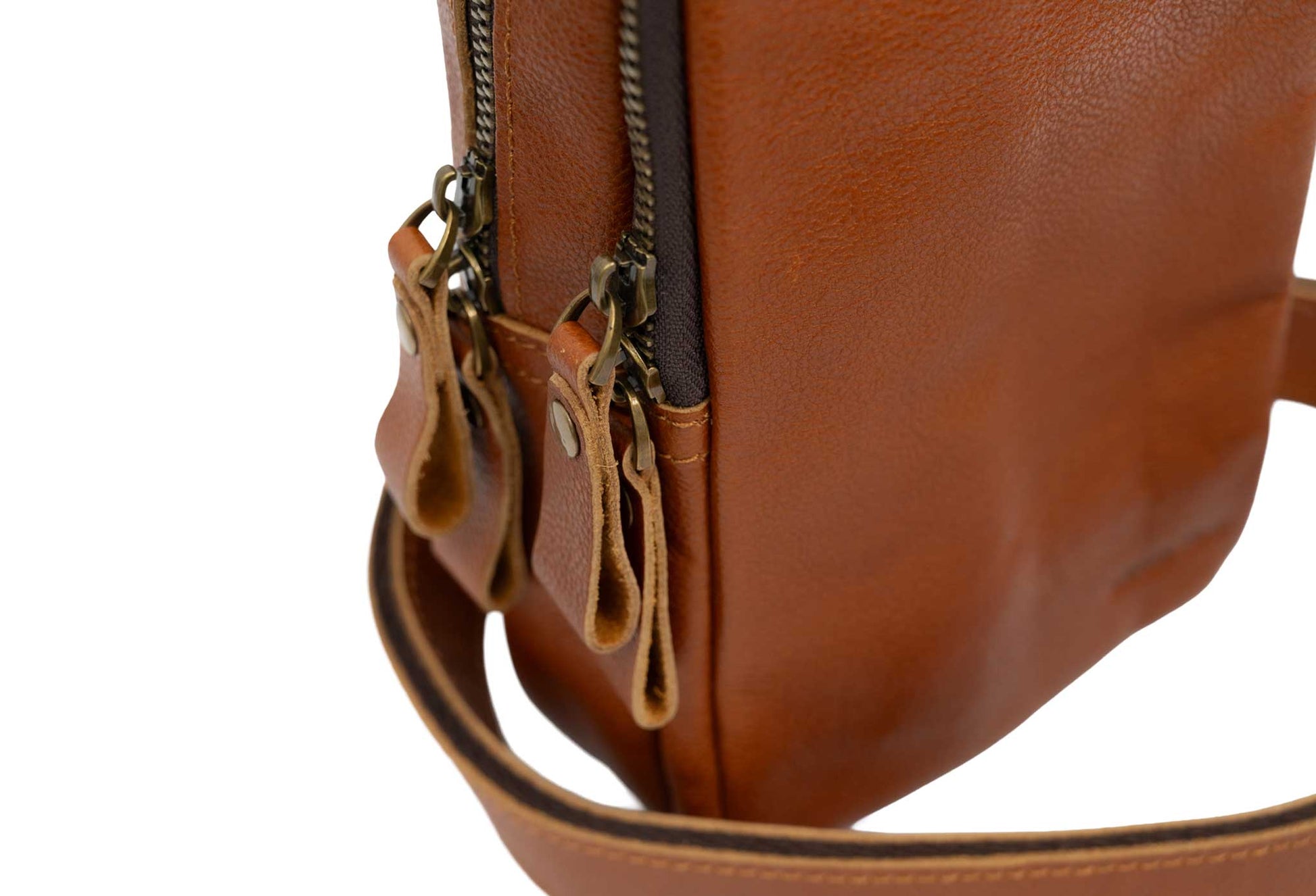 Cali Chestnut Crossbody Leather Bag