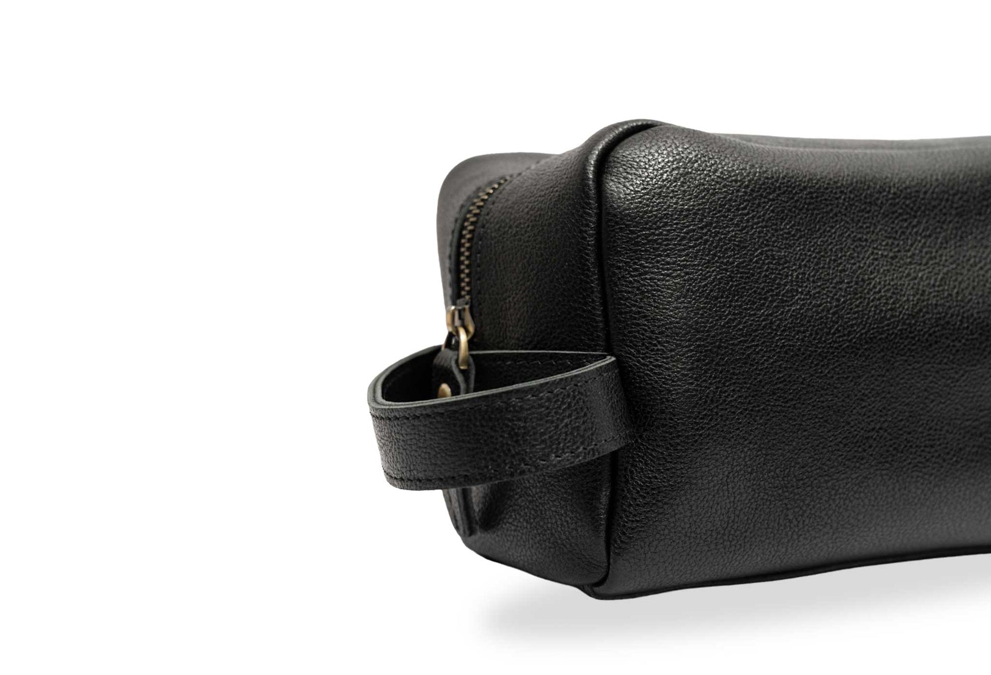 Raquira Black Leather Toiletry Bag
