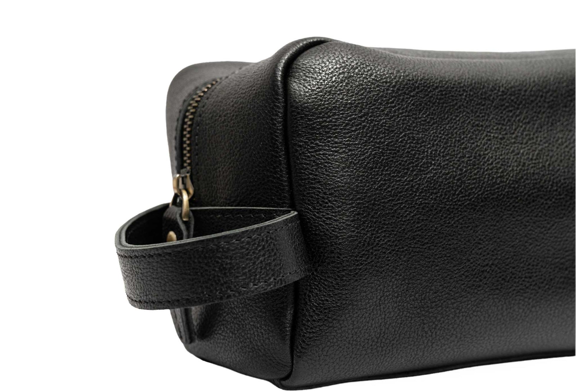Raquira Black Leather Toiletry Bag