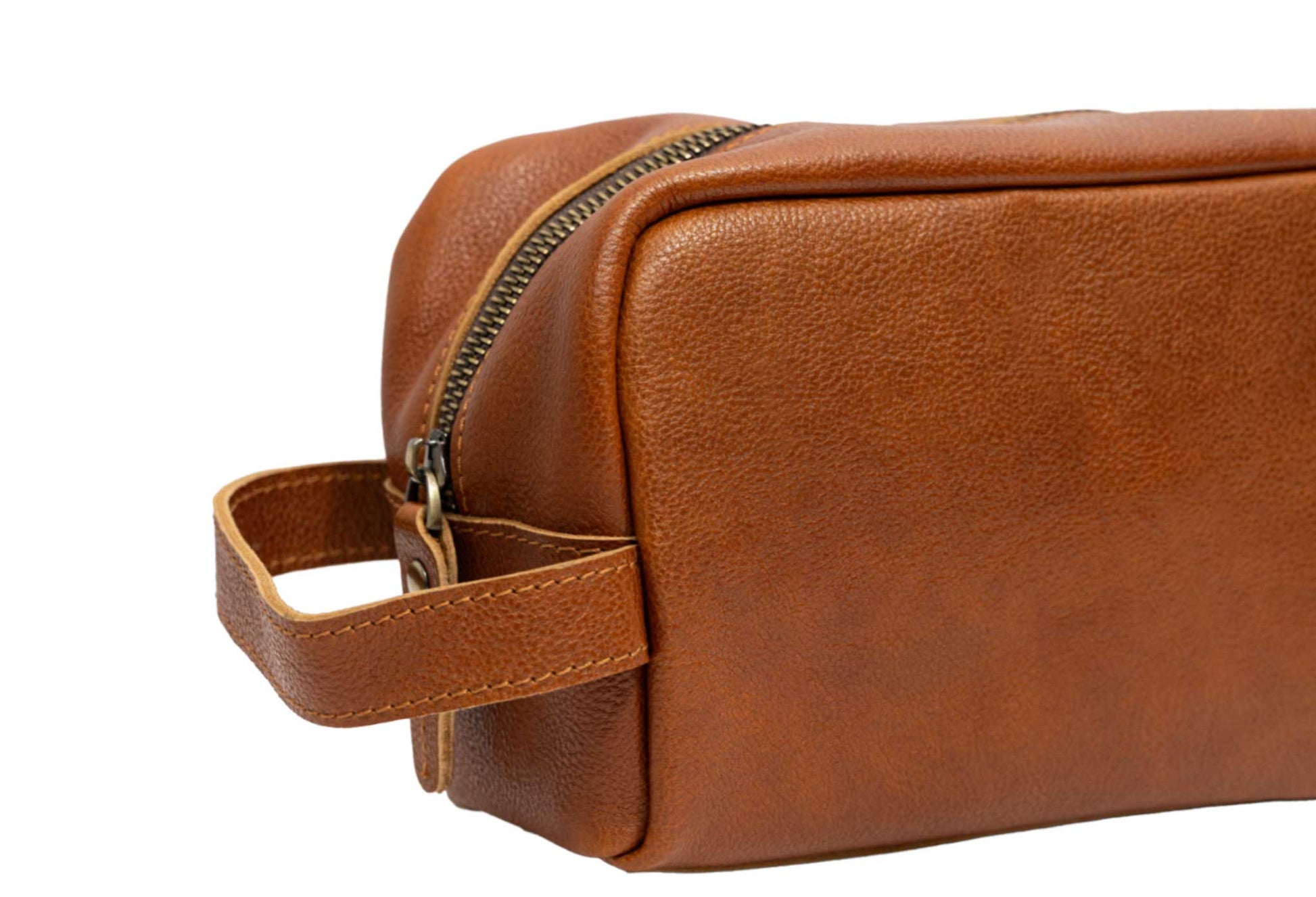 Raquira Chestnut Leather Toiletry Bag