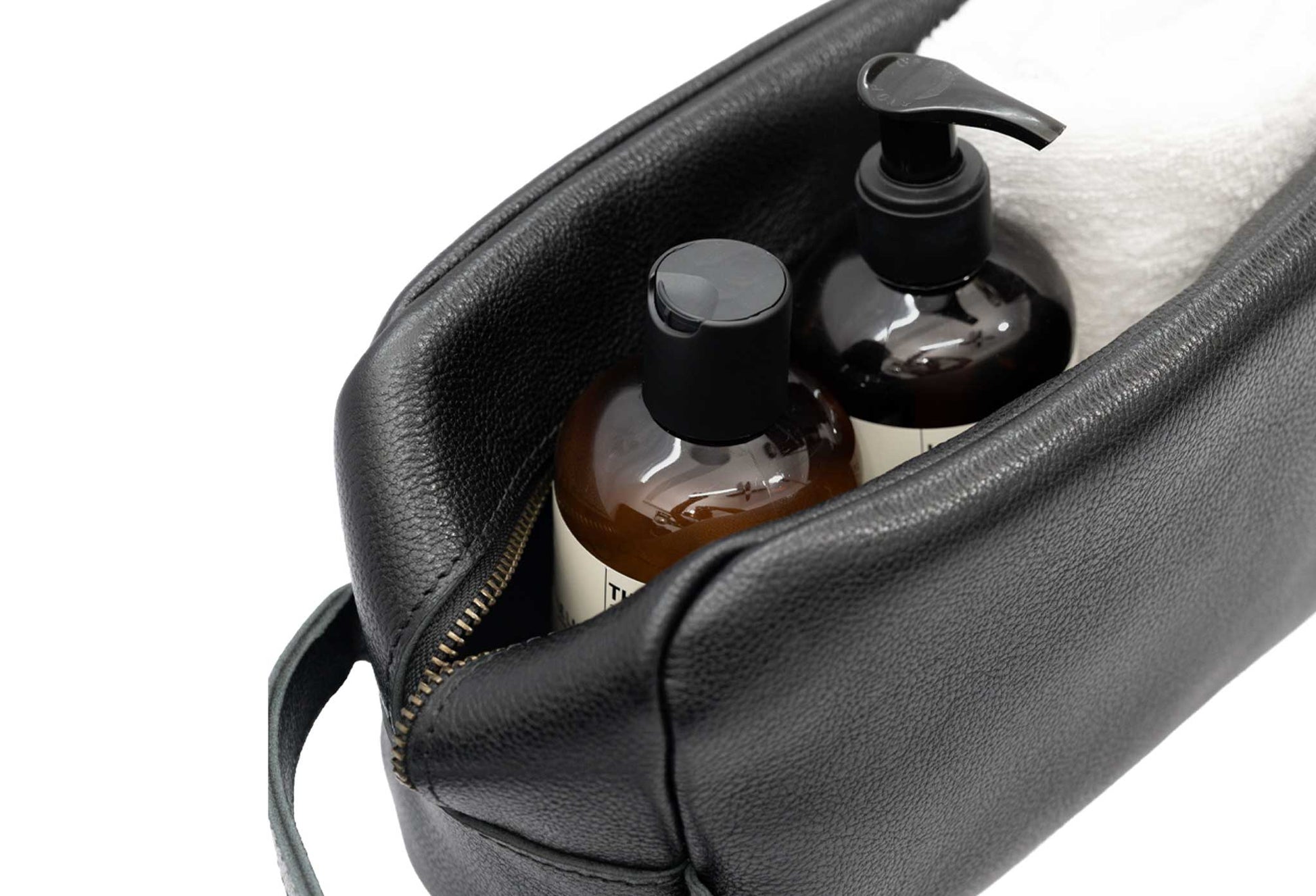 Raquira Black Leather Toiletry Bag
