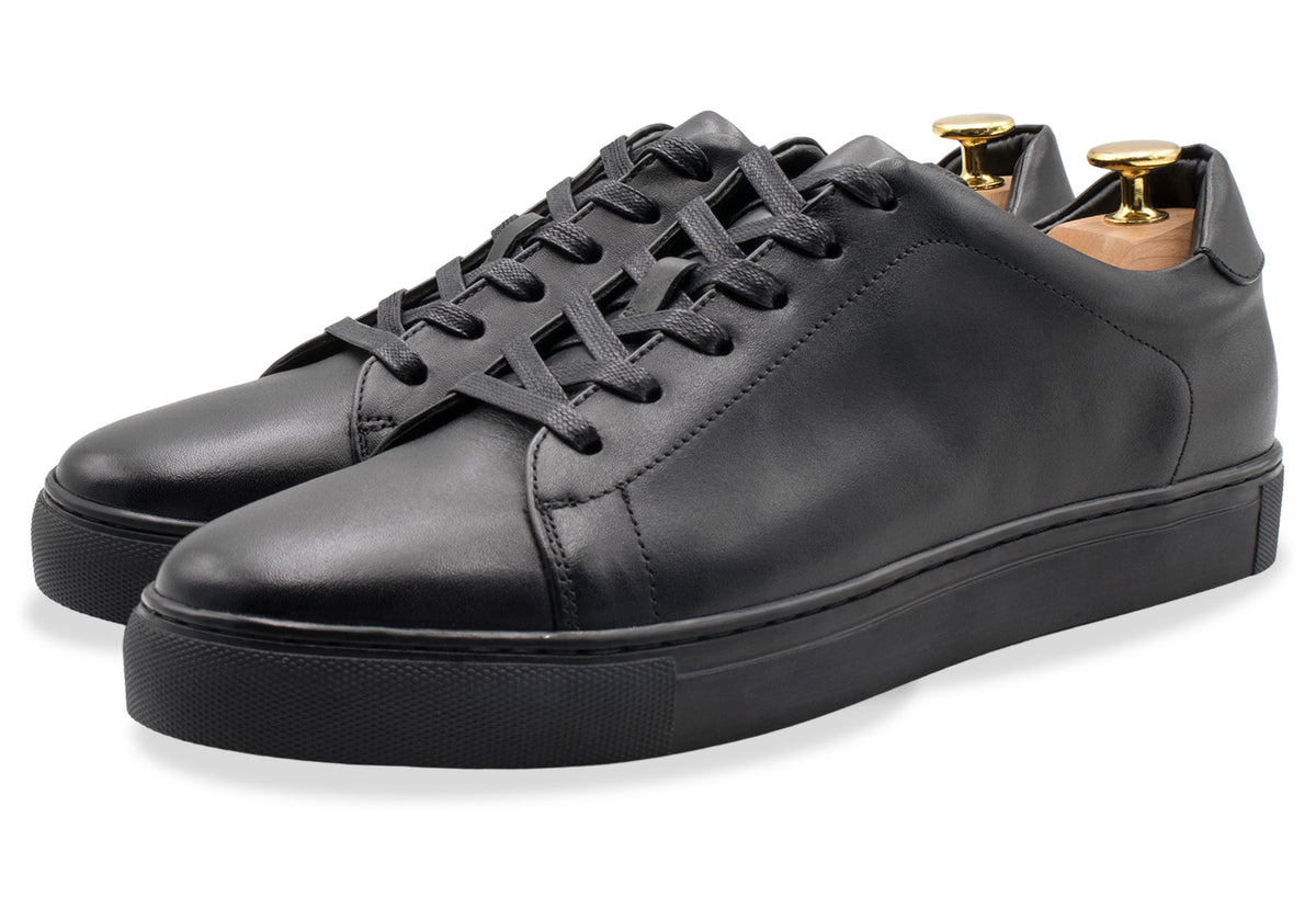 Loreto All Black Sneakers