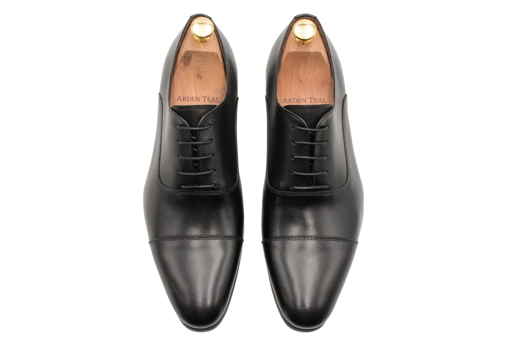 Calafate II Straight Cap Black Oxford